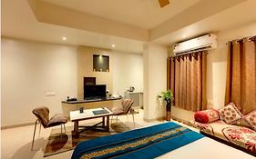 Hotel Orient Crown, Kolhapur